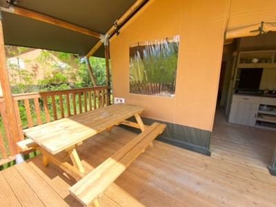 Uluru Lodge tent on stilts