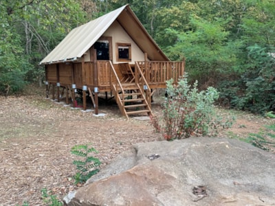 "Pilotis Pommier" Glamping