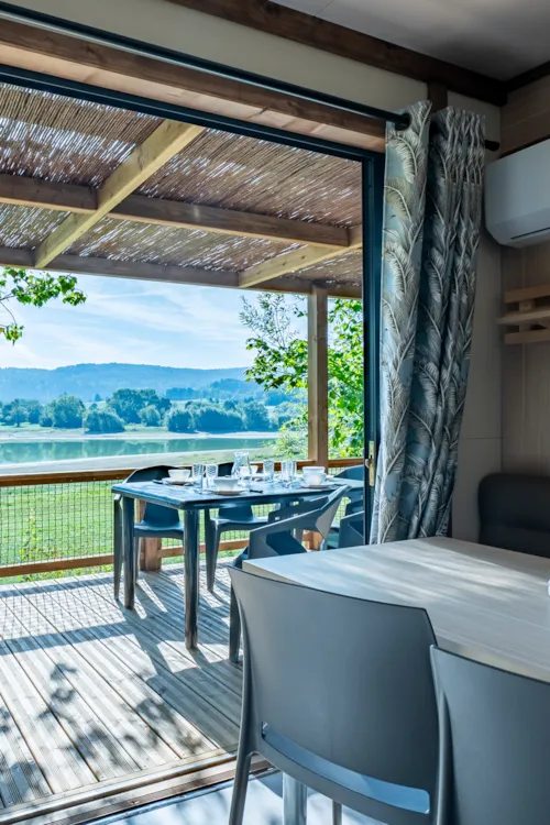 Location - Cottage Premium 2 Chambres - image n°2 - Camping Paradis Les Gorges du Haut Bugey