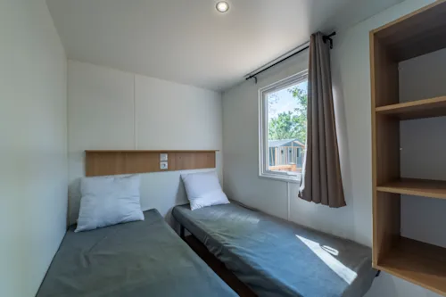 Location - Mobil-Home Confort+ 3 Chambres - image n°9 - Camping Paradis Les Gorges du Haut Bugey