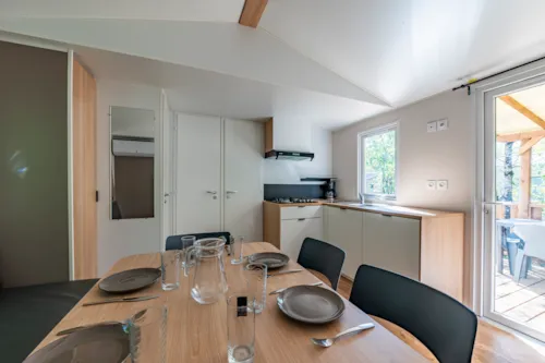 Location - Mobil-Home Confort+ 3 Chambres - image n°7 - Camping Paradis Les Gorges du Haut Bugey