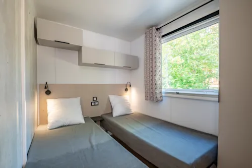 Location - Mobil-Home Premium 2 Chambres - image n°5 - Camping Paradis Les Gorges du Haut Bugey