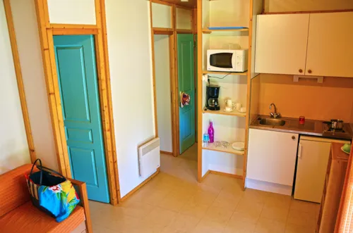 Location - Chalet Eco 2 Chambres - image n°2 - Camping Paradis Les Gorges du Haut Bugey