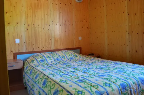 Location - Chalet Eco 2 Chambres - image n°3 - Camping Paradis Les Gorges du Haut Bugey
