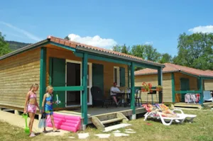 Locatif - Chalet Eco 2 chambres - Camping Paradis Les Gorges du Haut Bugey