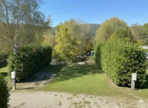 Emplacement - Pitch with electricity 10A - Camping Paradis Les Gorges du Haut Bugey