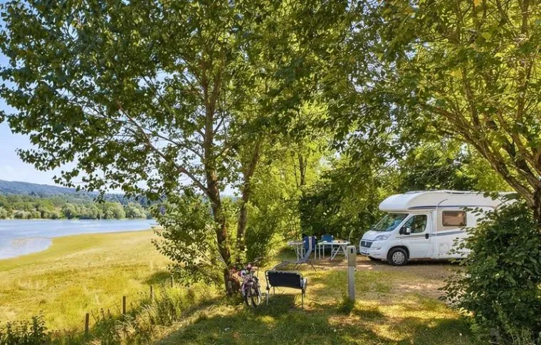 Pitch - Lake View Pitch With Electricity 10A - Camping Paradis Les Gorges du Haut Bugey