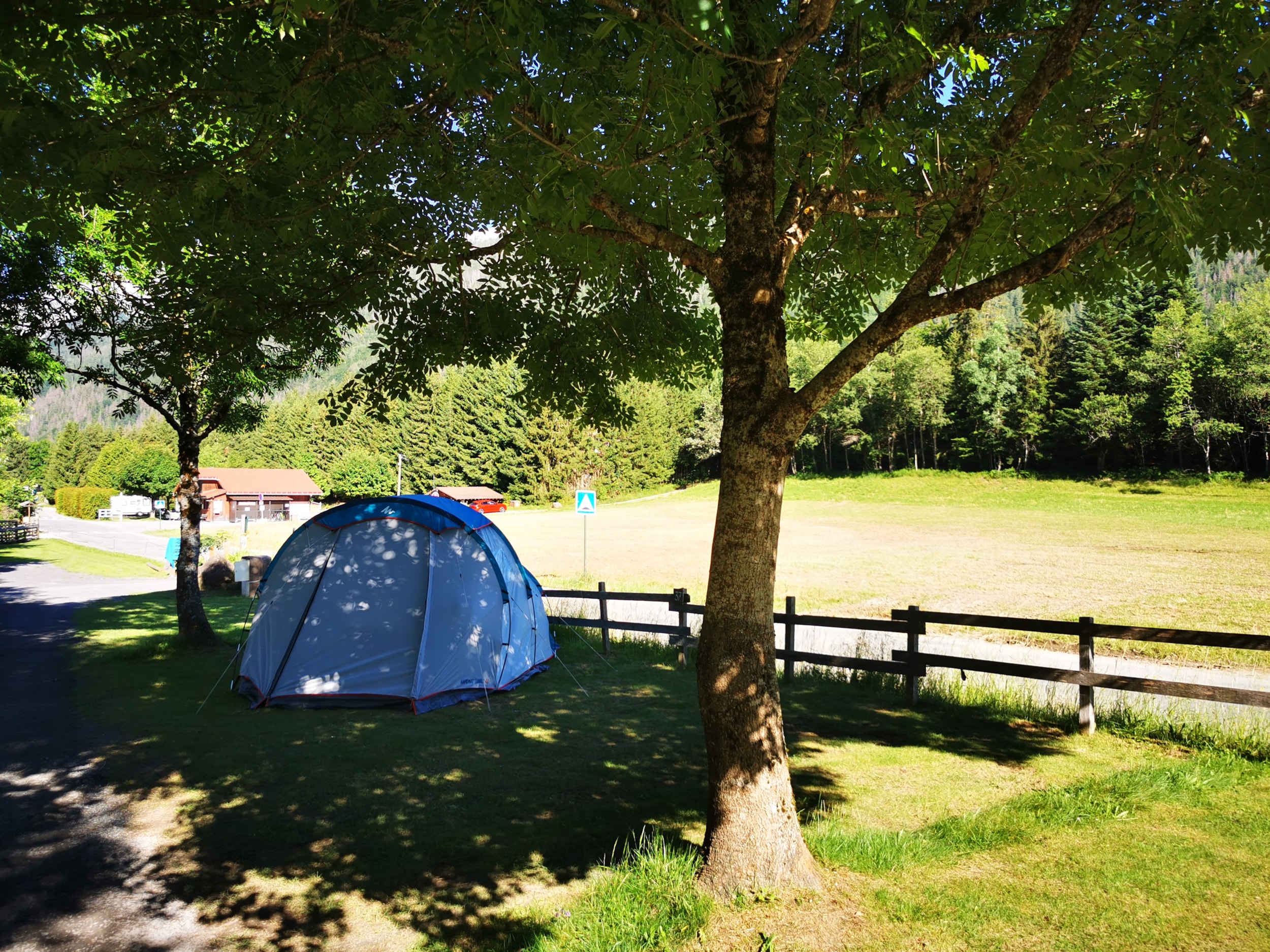 Camping Onlycamp Le Crêt — Photo 3