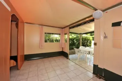 Lona Amueblada 20M² - 2 Habitaciones - Sin Baños