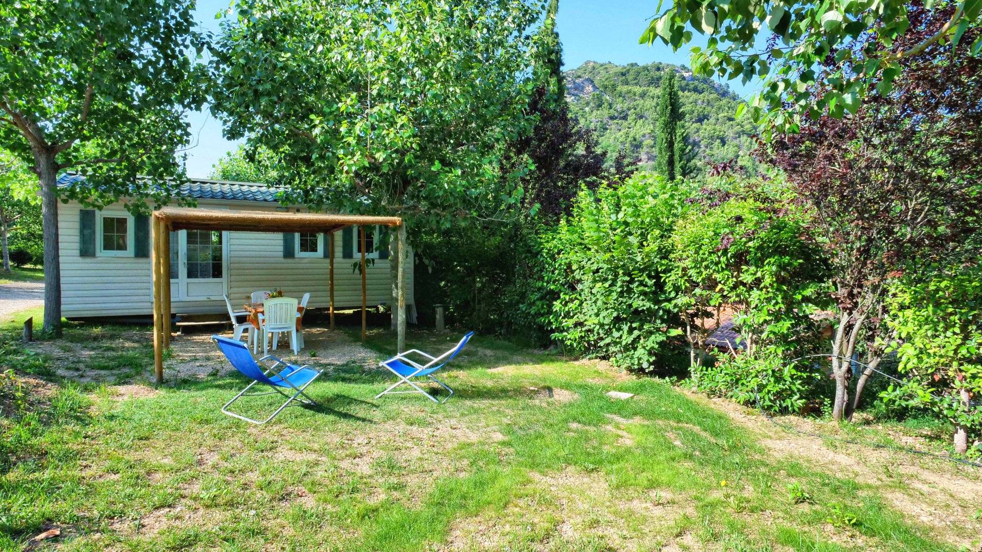 Mobil-Home COLORADO 25m²  / On the campsite terraces, spacious pitches / 2 bedrooms, 4 pers.