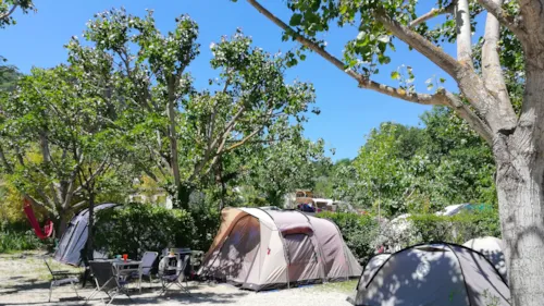 Emplacement - Emplacement Pour Tente, Caravane Ou Camping-Car - image n°3 - Domaine de l'Ecluse
