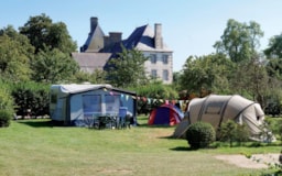 Parcela - Classique Parcela  +  Electricitad  6 A. (100M²) - Castel Camping Les Ormes, Domaine & Resort
