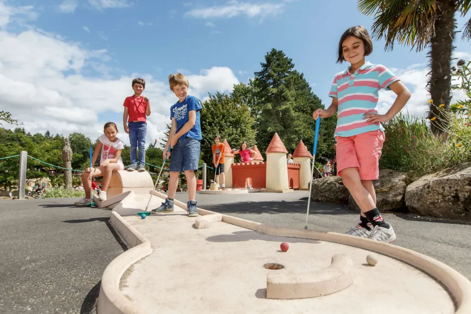 Castel Camping Les Ormes, Domaine & Resort