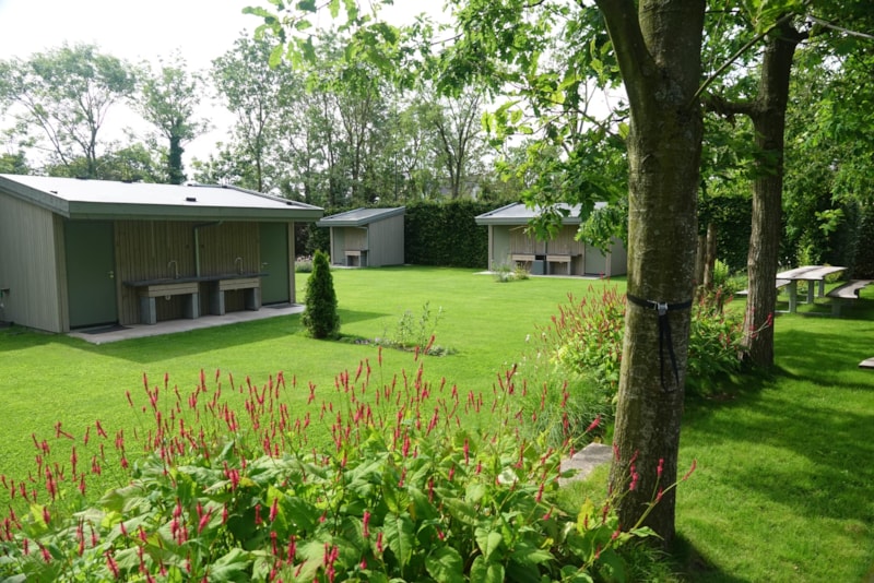 Stellplatz mit privatem Mietbad direkt auf dem Stellplatz