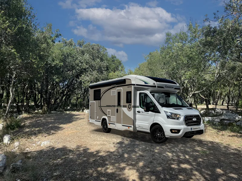 Emplacement + 1 Voiture + Tente, Caravane Ou Camping-Car