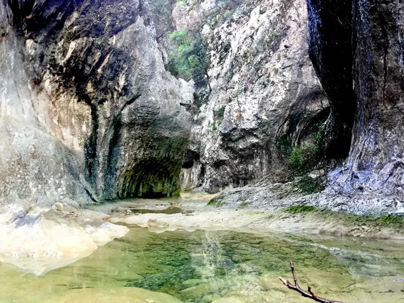 Emplacement + 1 Voiture + Tente, Caravane Ou Camping-Car