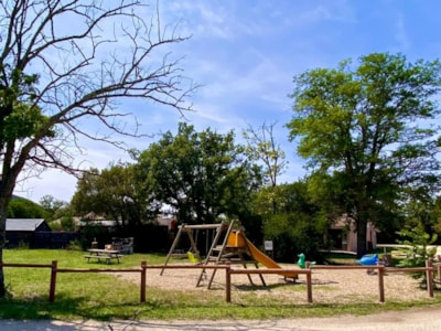 Camping Les Dolmens