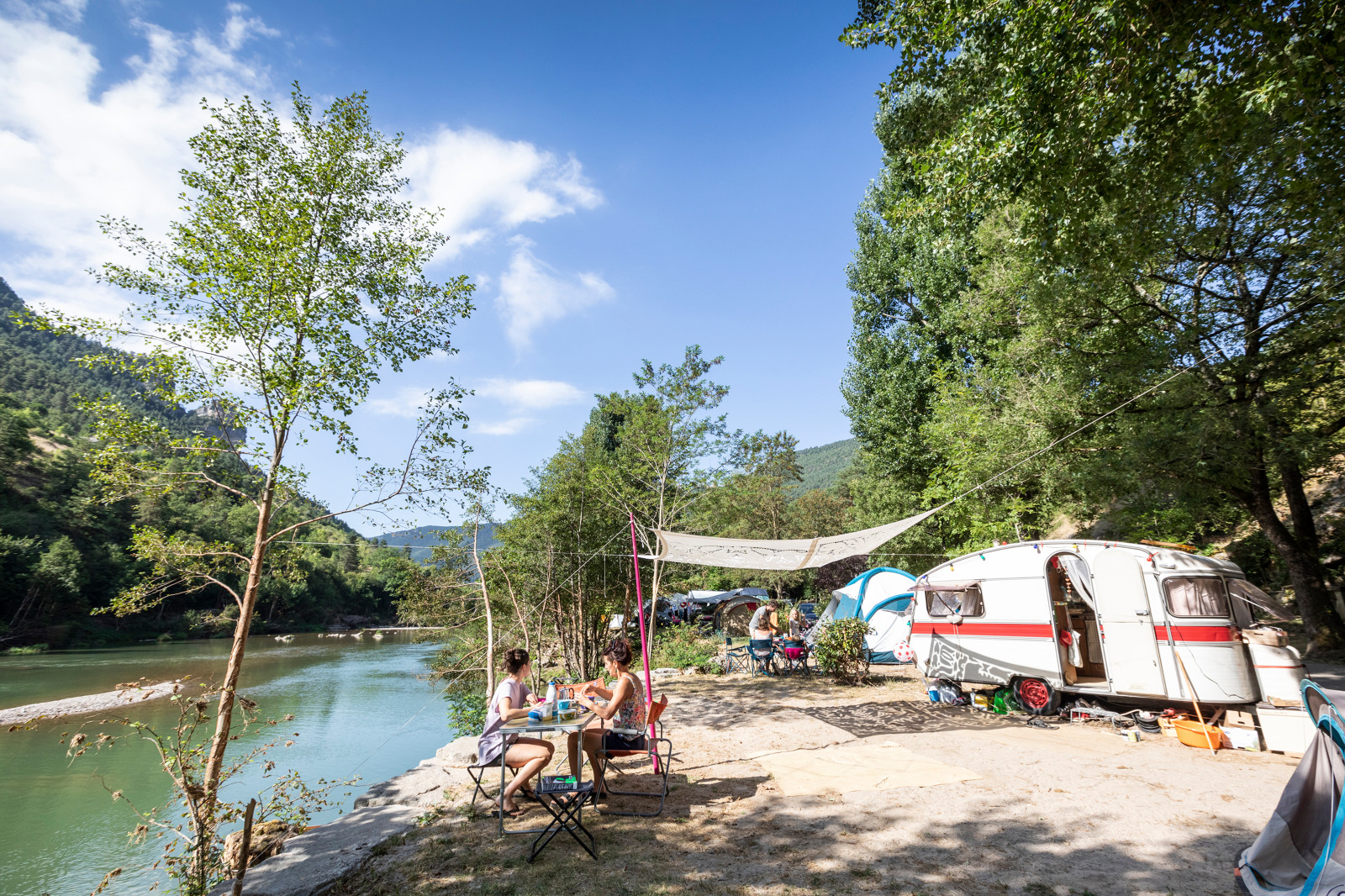 Emplacement - Emplacement Camping Confort - Camping Huttopia Gorges du Tarn