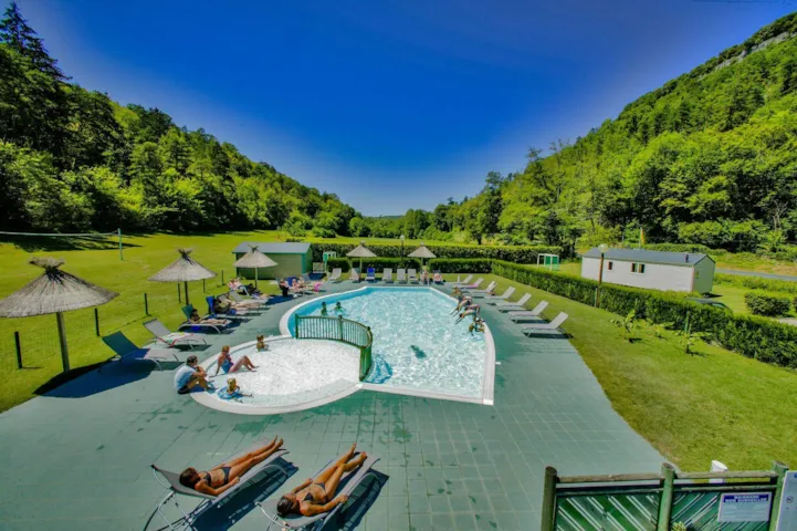 Flower Camping Le Val de la Marquise - image n°1 - Camping Direct