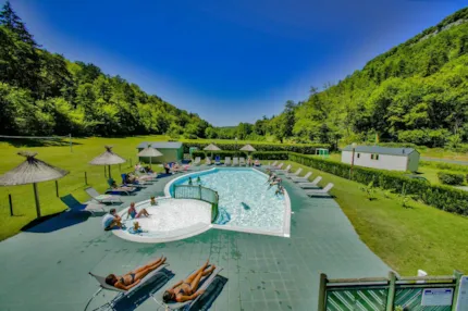 Flower Camping Le Val de la Marquise - Camping2Be