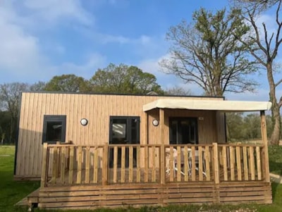 2 bedrooms lodge - without space for baby cot