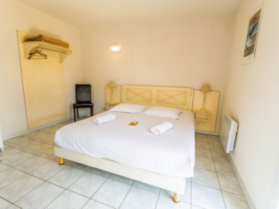 DOUBLE ROOM