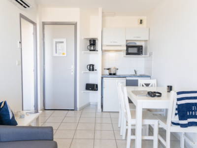 1 BEDROOM APARTMENT - SEA VIEW