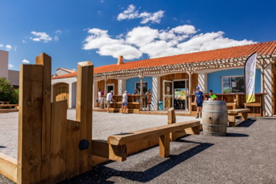 Camping Le Roussillon By TLC