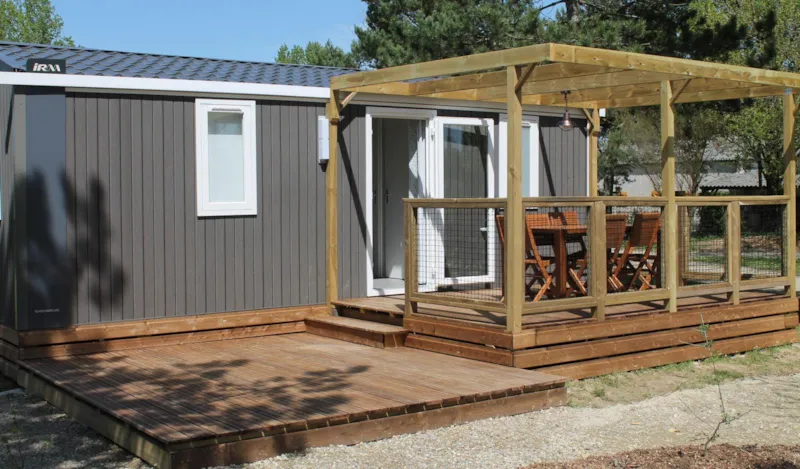 Mobile-Home Cottage (2018)