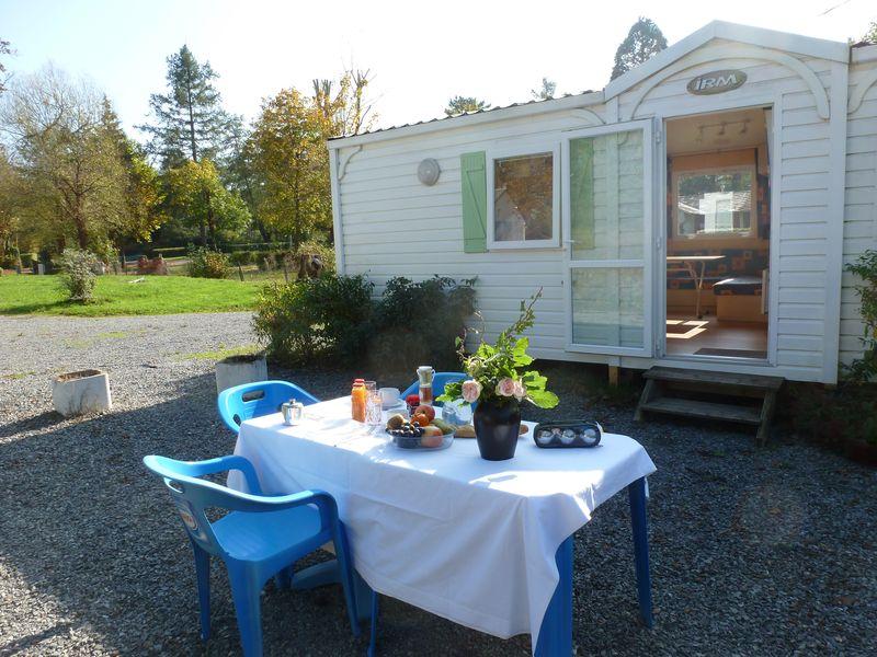 Location - Mobilhome 2 Chambres - Camping et Gîtes Des Bains