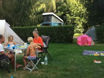 Emplacement - Emplacement + Voiture + Camping-Car - Camping des Bains