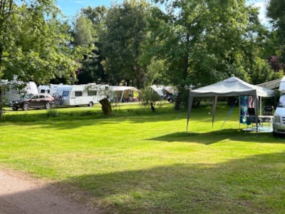 Pitch: car + camping-car