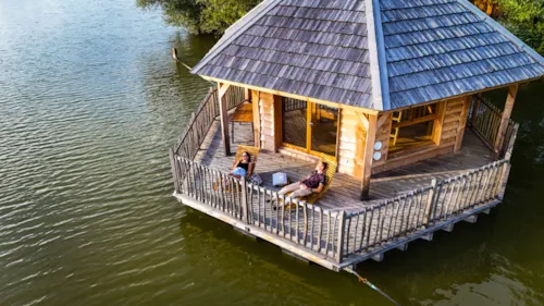 Location - Cabane Ruche - image n°1 - Camping Le Domaine des Feuilles