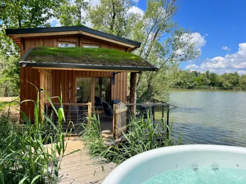 Location - Cabane Spa Végétale - image n°1 - Camping Le Domaine des Feuilles