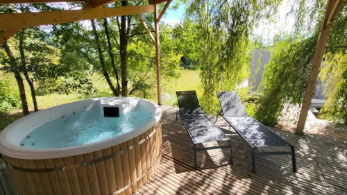 Location - Lumipod Spa Flottant - image n°2 - Camping Le Domaine des Feuilles