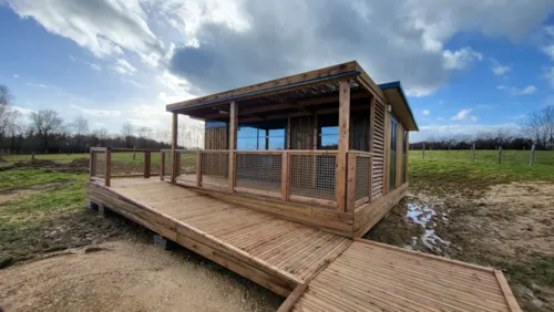 Location - Cabane Spa Animaux - image n°6 - Camping Le Domaine des Feuilles