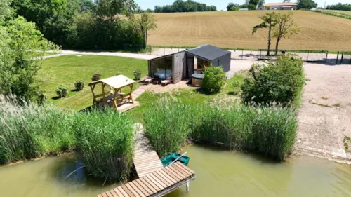 Location - Cabane Spa Bois Flotté - image n°1 - Camping Le Domaine des Feuilles
