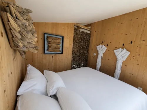 Location - Cabane Spa Bois Flotté - image n°3 - Camping Le Domaine des Feuilles