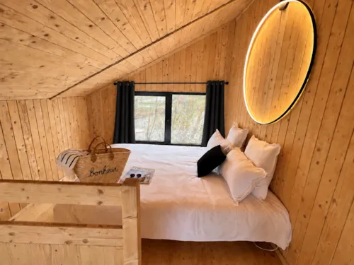 Accommodation - Spa Design Cabin - image n°2 - Camping Le Domaine des Feuilles