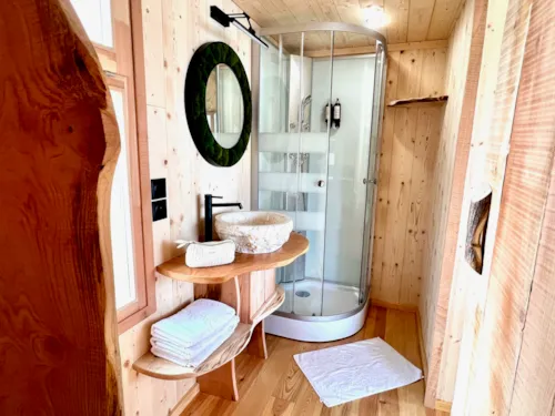 Accommodation - Spa Végétale Cabin - image n°5 - Camping Le Domaine des Feuilles