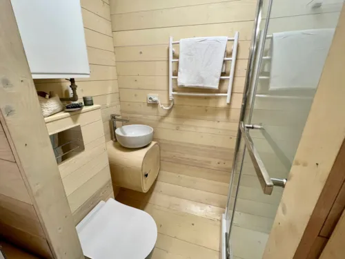Accommodation - Roseaux Cabin 2 Person - image n°4 - Camping Le Domaine des Feuilles
