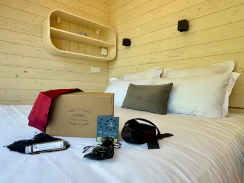 Accommodation - Roseaux Cabin 2 Person - image n°3 - Camping Le Domaine des Feuilles