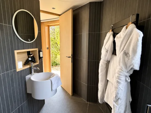 Accommodation - Lumipod Spa Flottant - image n°4 - Camping Le Domaine des Feuilles