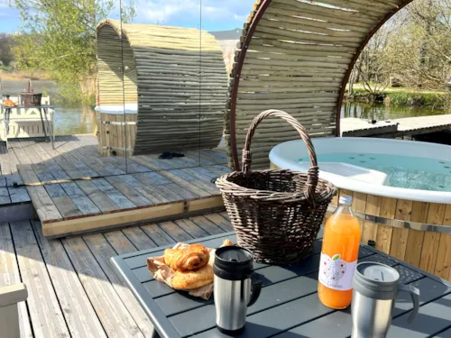 Huuraccommodatie(s) - Cabine Spa Miroir - image n°5 - Camping Le Domaine des Feuilles