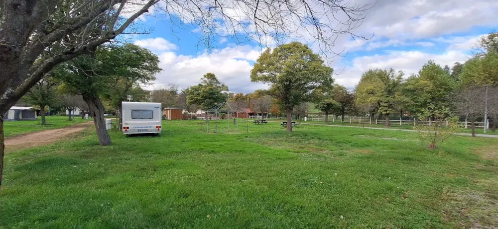 Pitch - Grand Comfort Pitch - 1 Vehicle + 6A Electricity - Camping de la Pra