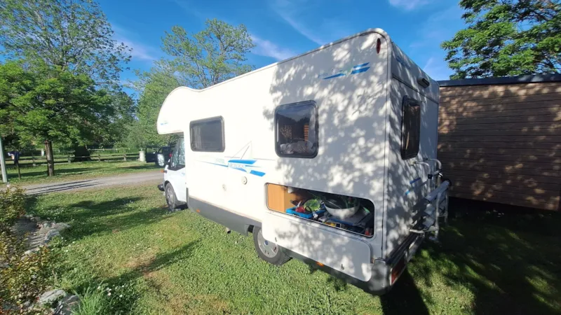Emplacement Spécial Camping-Car, Branchement (En Option), Sans Accès Piscine