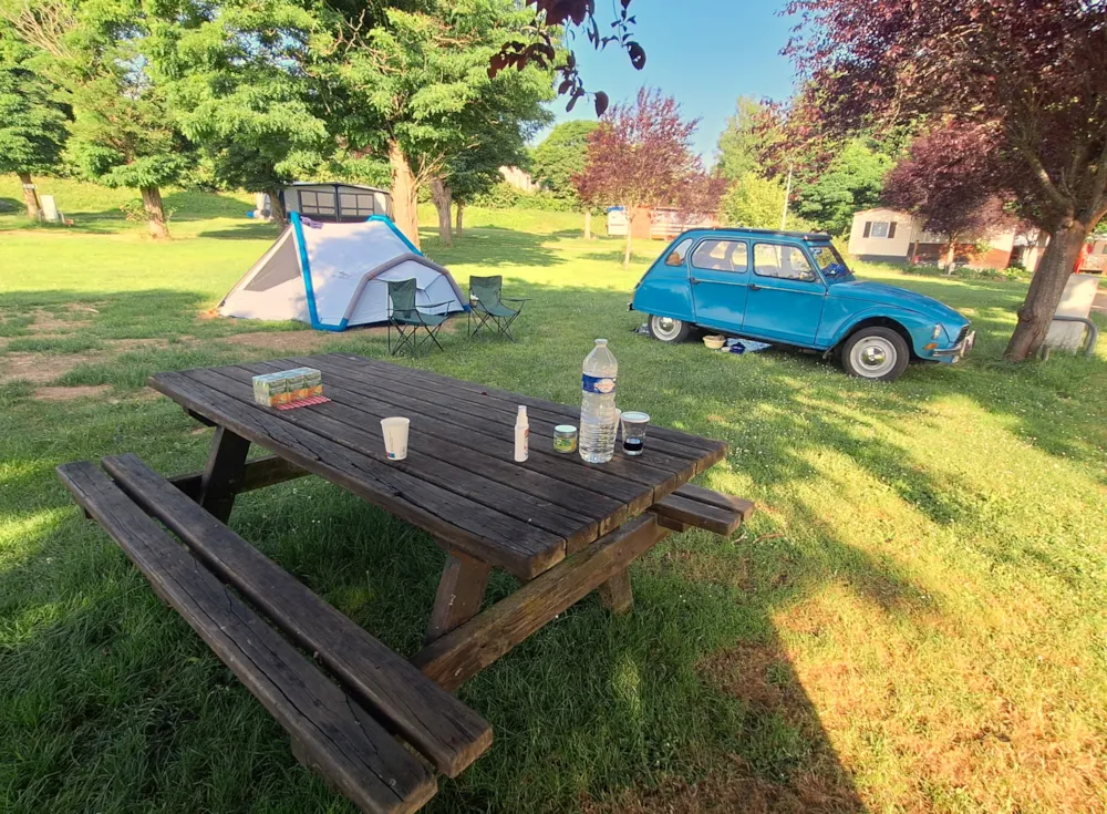 Emplacement - Emplacement Confort - 1 Véhicule - Camping de la Pra