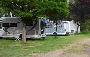 Emplacement - Emplacement spécial camping-car, branchement (en option), sans accès piscine - Camping de la Pra