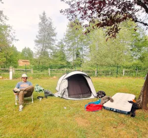 Emplacement - Emplacement randonneur, cycliste, mobylette, moto - Camping de la Pra