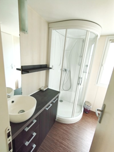 Fully equipped air-conditioned mobile home — 4